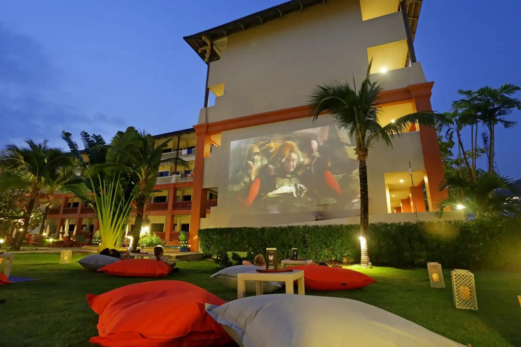 Kata Sea Breeze Resort - SHA Plus