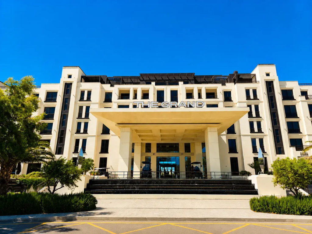 Апартаменты The Grand Sea Breeze One Bedroom