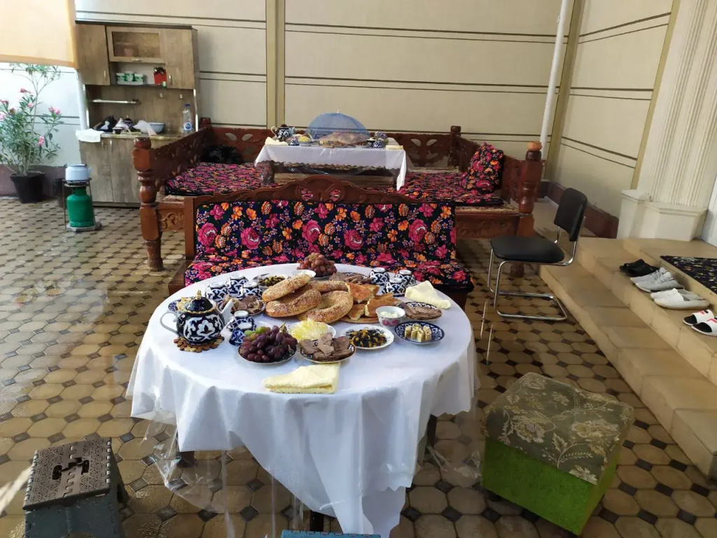 Uvaysiy Guest house