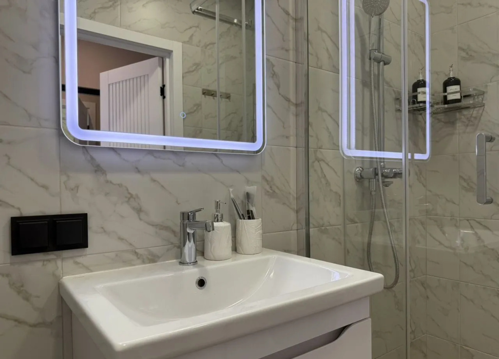23/2 Studiya U Metro Botanicheskiy Sad Flat