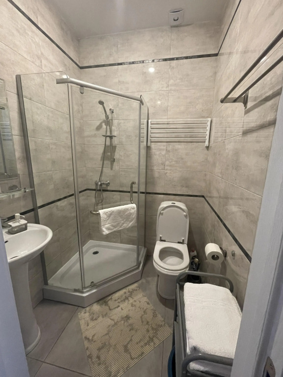 Weekend Inn Lodging House