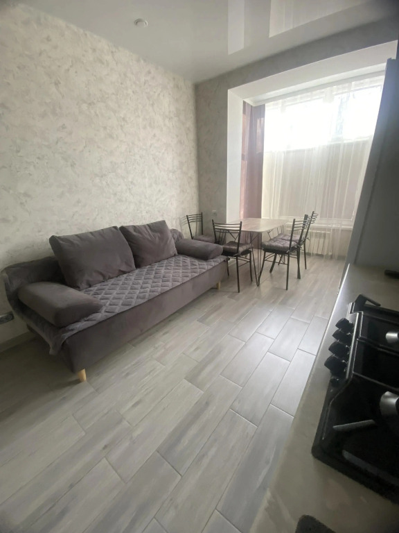 V 3 Minutakh Ot Aeroporta V Elitnom Zhilom Komplekse Flat