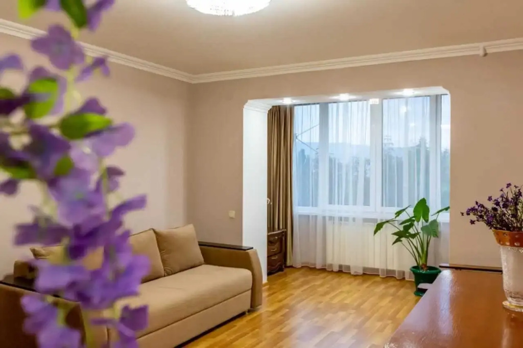 Uyutnaya Dvukhkomnatnaya Flat