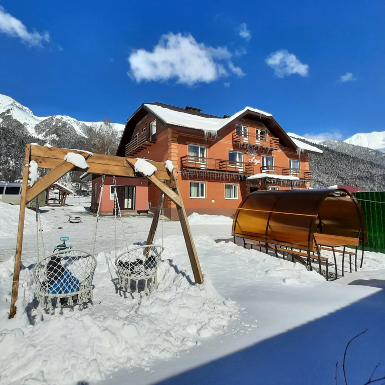 Гостевой дом Вила Лиза с трансфером к подъемникам