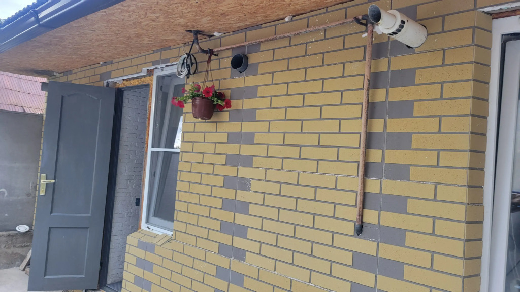 DiAm u Komsomol'skogo Parka Guest House