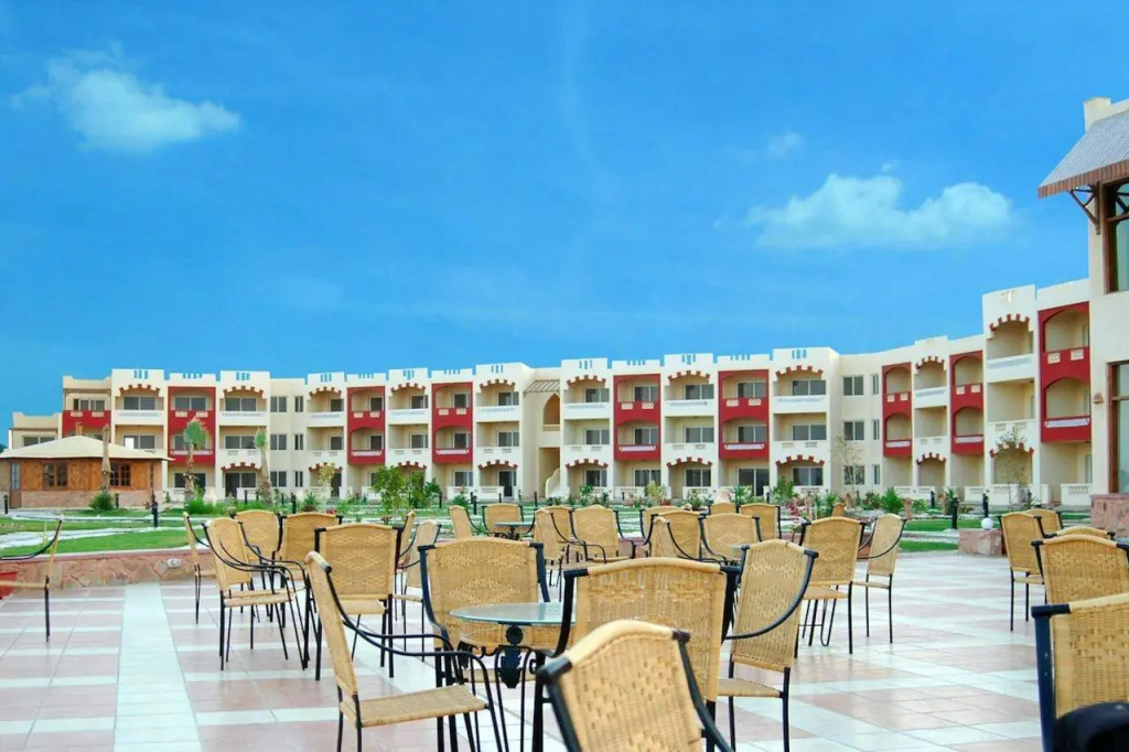 Курортный отель Bliss Nada Beach Resort