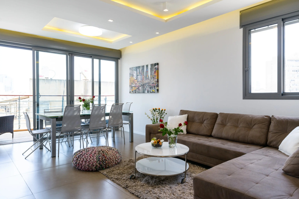 Апартаменты Comfort 3BR & Balcony by FeelHome