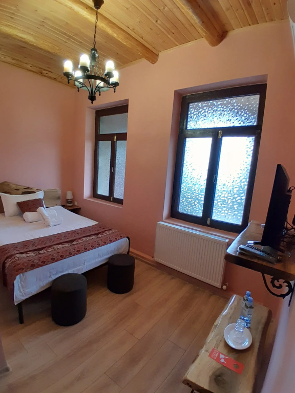 Château Fort de Manavi, Boutique Hotel