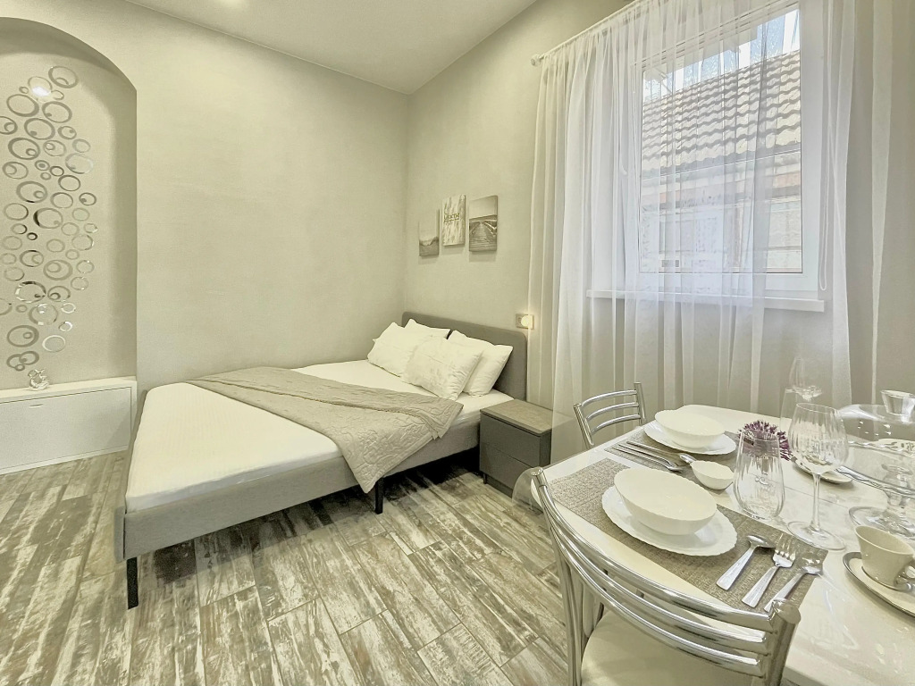 Lebed Apartments
