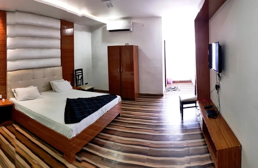 Hotel Mandakini Royal