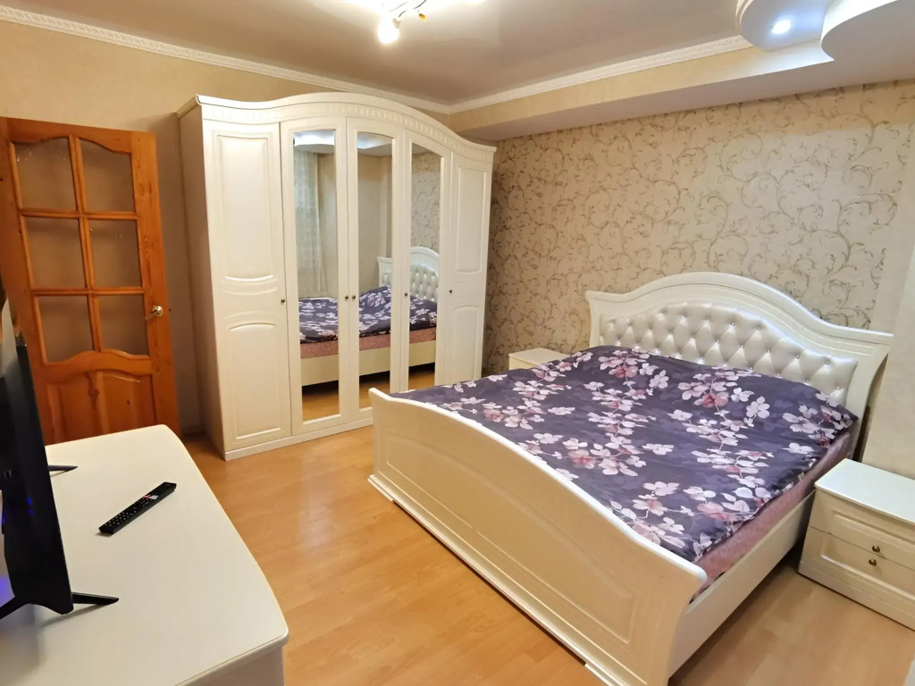 Na prospekte Pobedy 132 Apartments