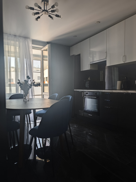 Dizaynerskaya Premium-Klassa Flat