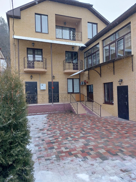 U Steklyannoy Strui Guest House