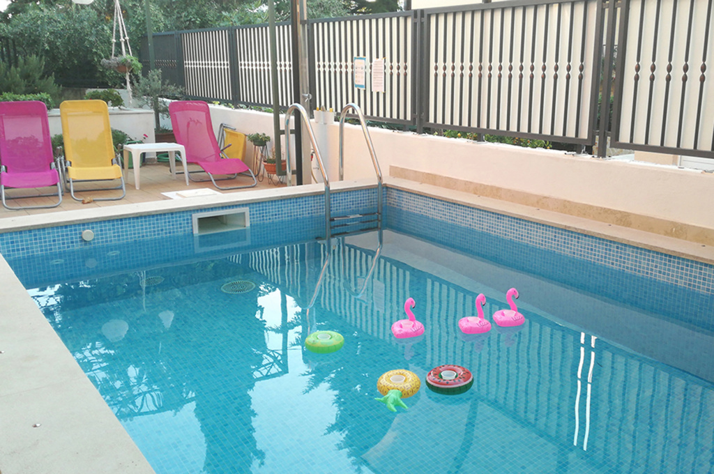 Poolside Paradise - A Hidden Gem in Split