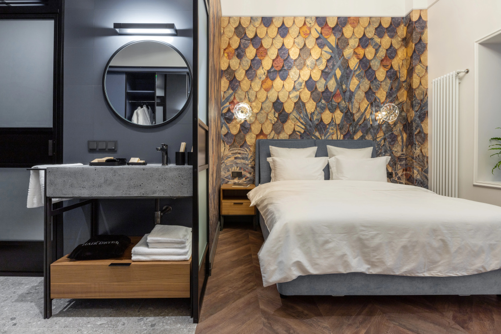 Zalkind Hotel Rooms & Kitchen