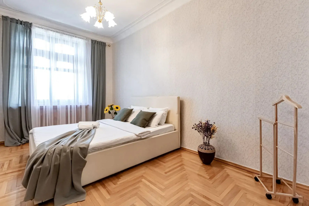 Na Kujbysheva Iriny Savel'evoj v centre kurortnogo bul'vara Apartments