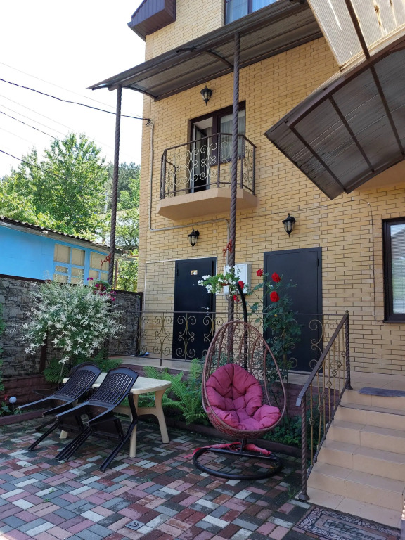 U Steklyannoy Strui Guest House