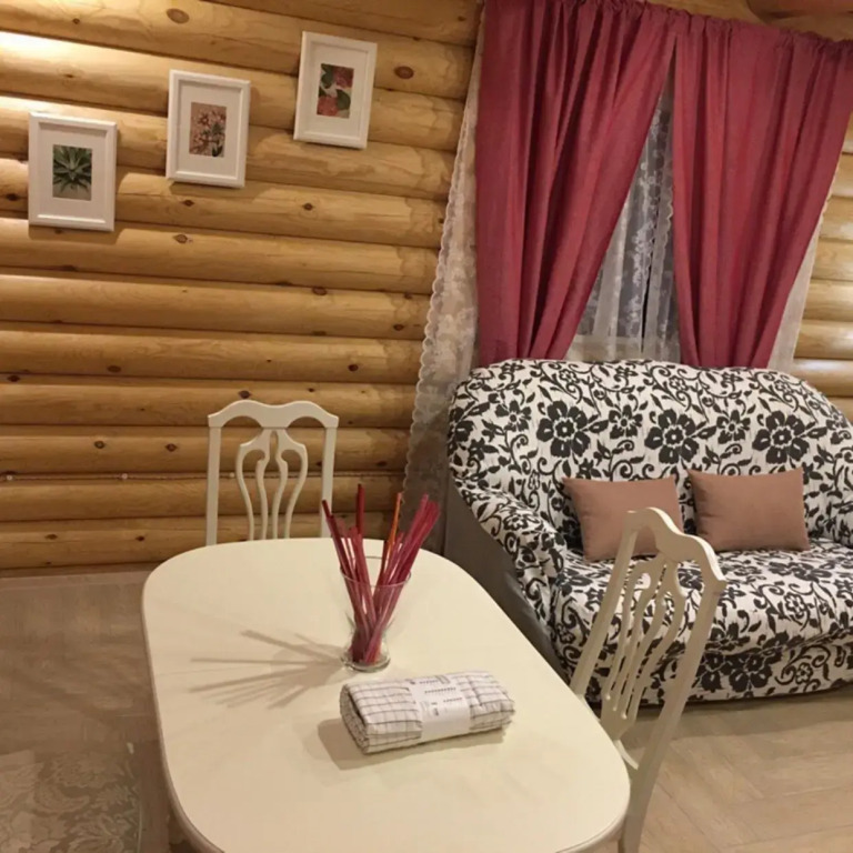 Дом с Бассейном