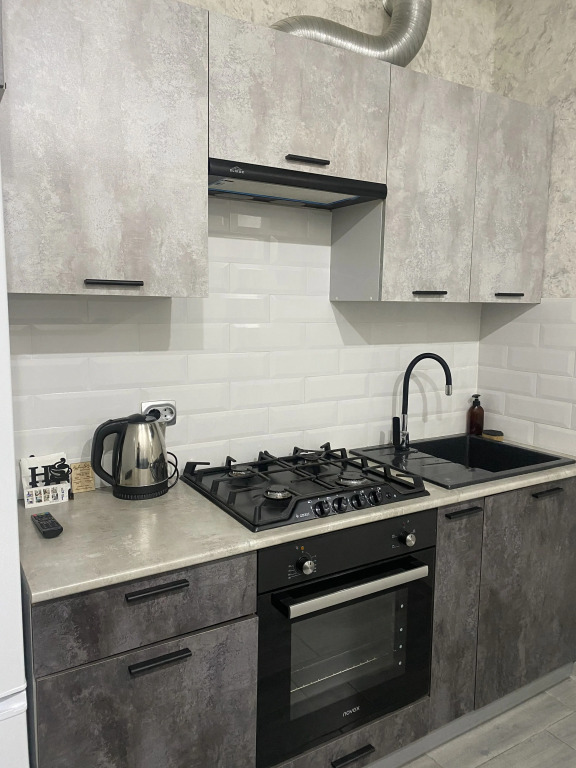 V 3 Minutakh Ot Aeroporta V Elitnom Zhilom Komplekse Flat