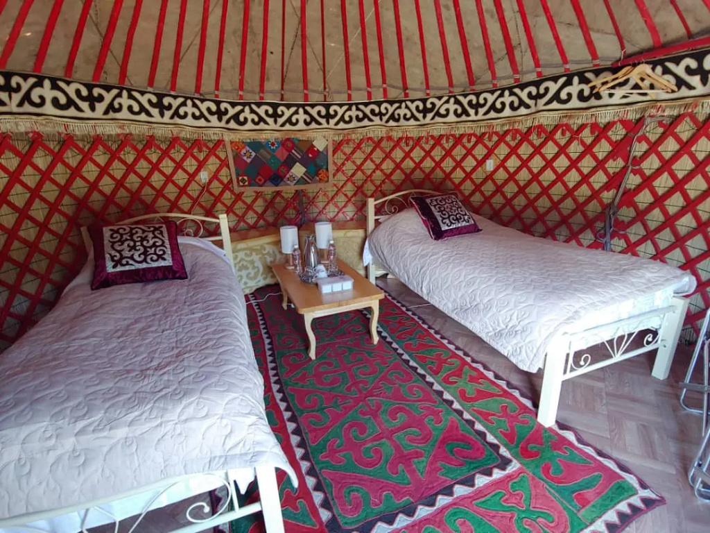 Глэмпинг Achik-Tash Base Camp