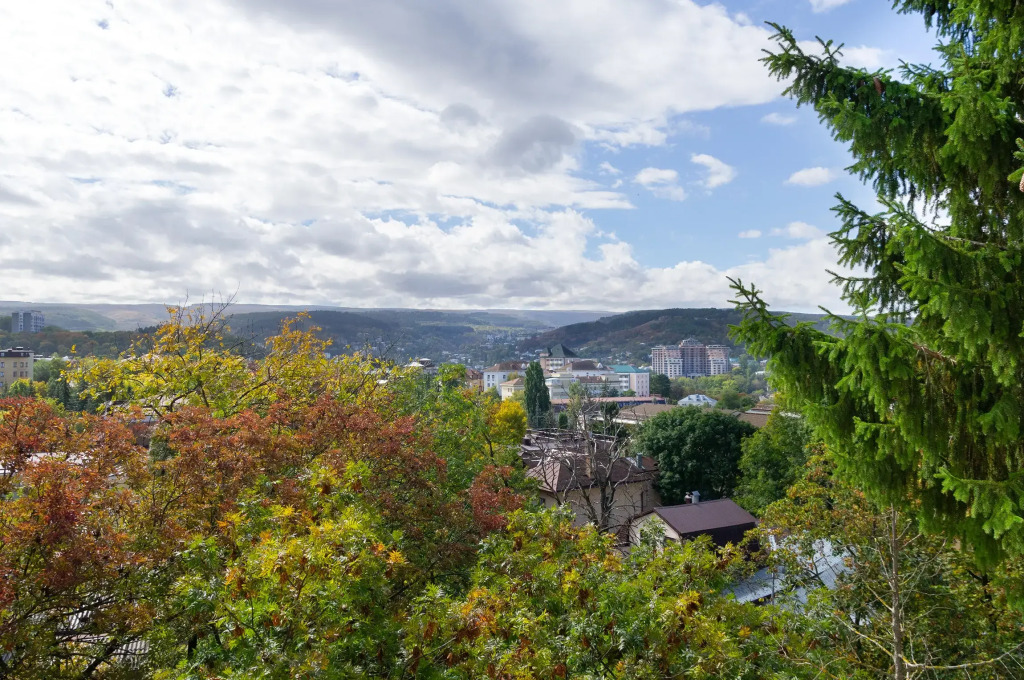 S Prekrasnym Vidom Na Gory Apartment