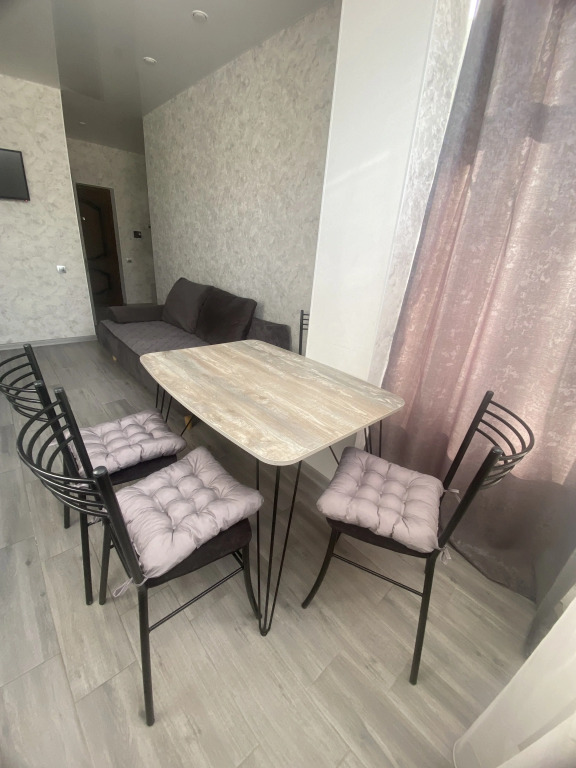 V 3 Minutakh Ot Aeroporta V Elitnom Zhilom Komplekse Flat