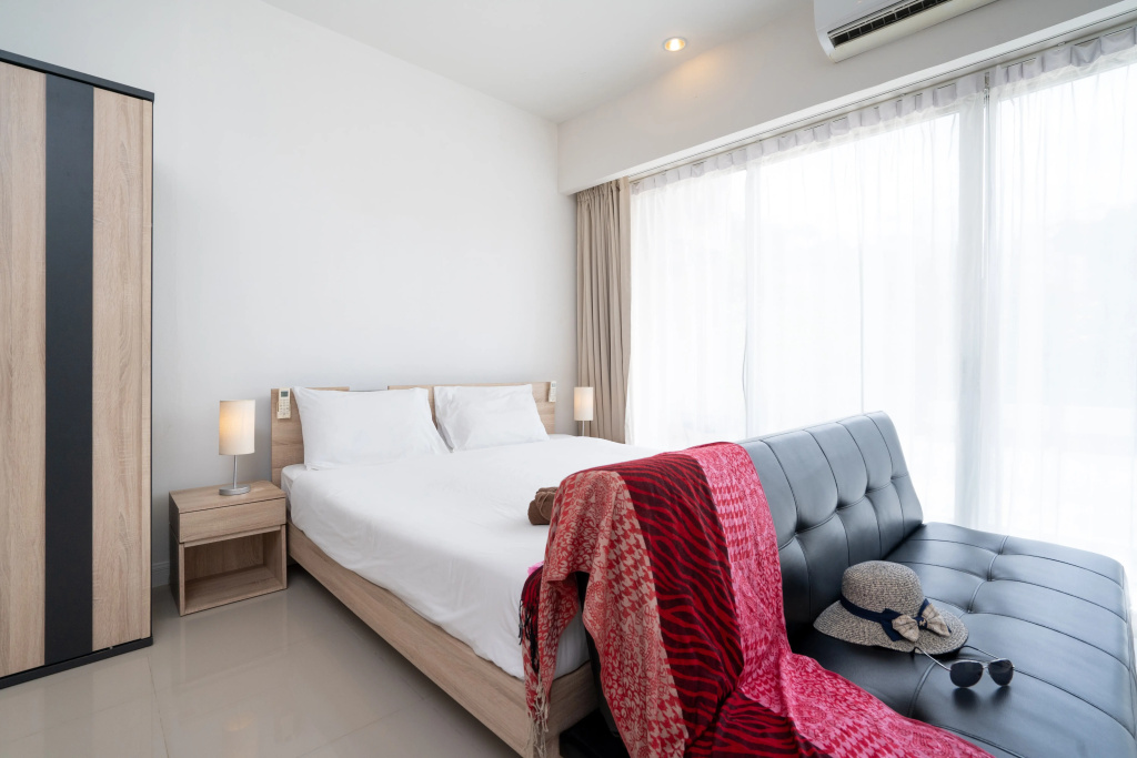 Апартаменты Studio Apartment with King-bed and Pool