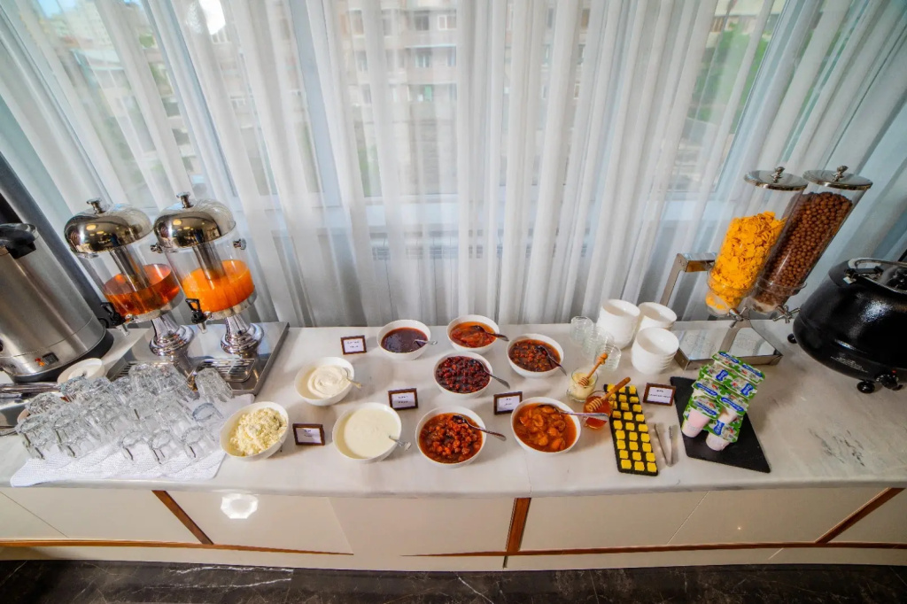 Elysium Gallery Hotel