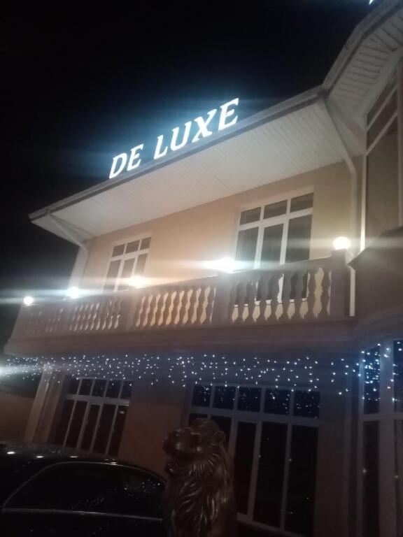 De Luxe Hotel