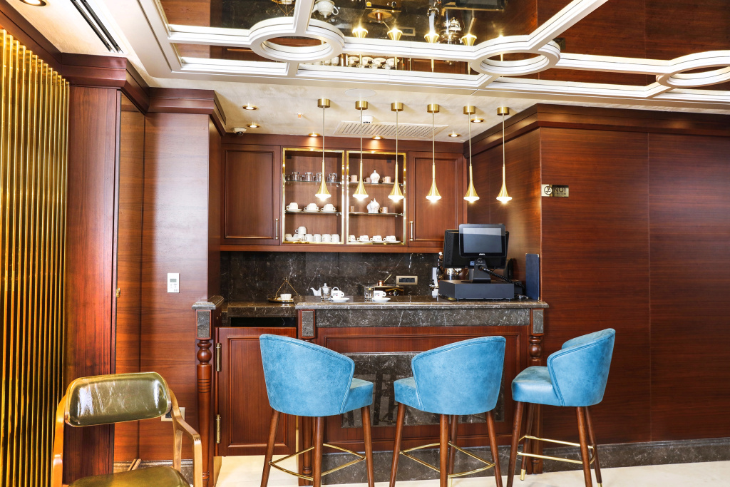 Manors Hotel