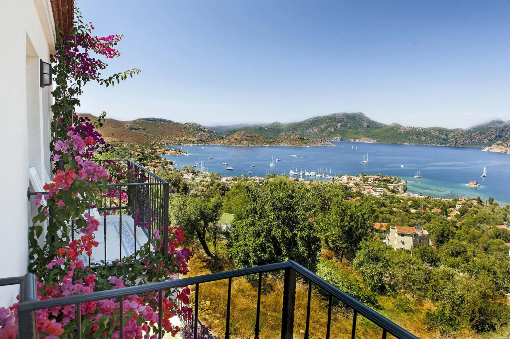 Swan Lake Hotel - Adult Only