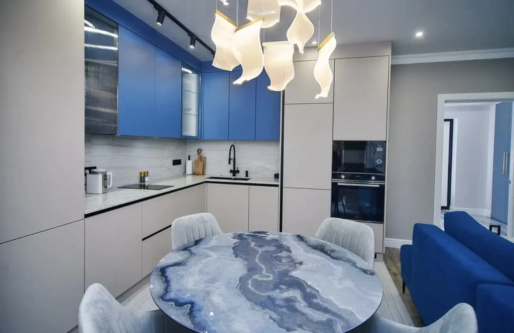 Novaya S Vidom Na Borgustanskiy Khrebet Flat