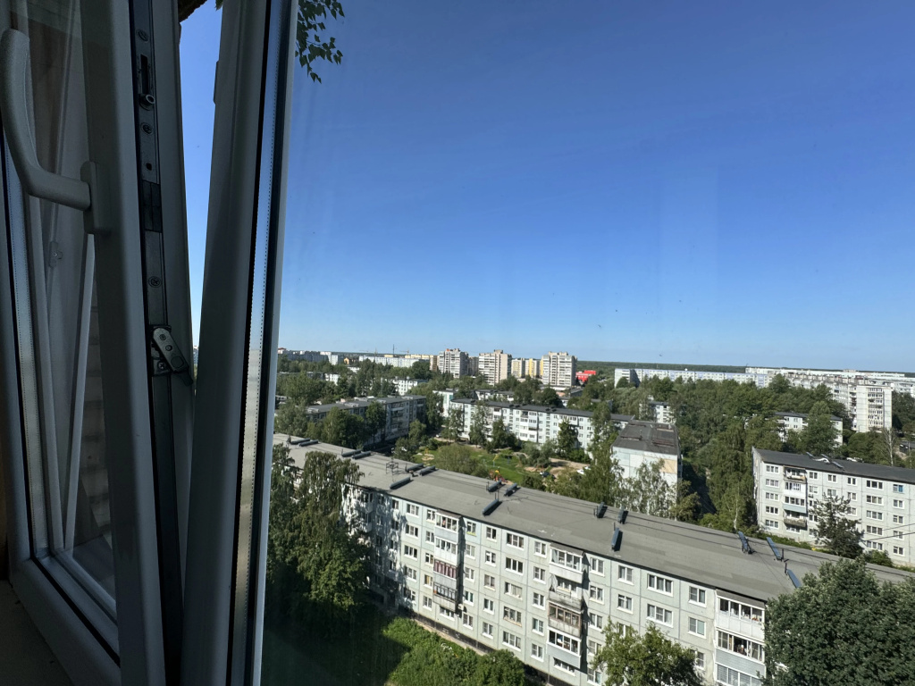 Квартира на Мира с Балконом и Видом на Город
