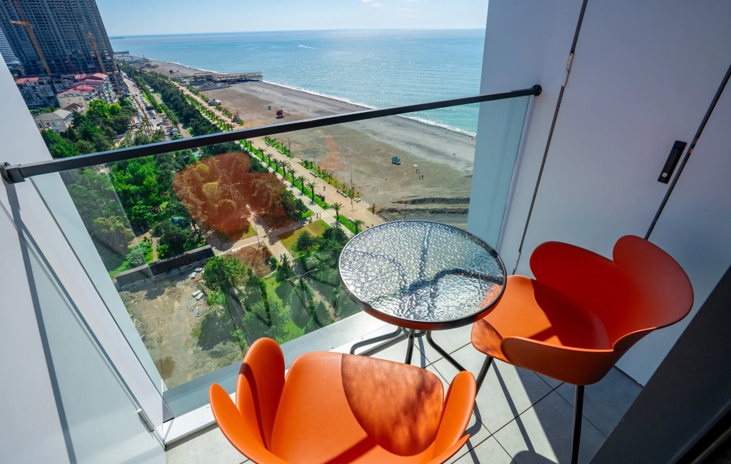 Апартаменты Beachfront with Stunning Views in Alliance Privilege