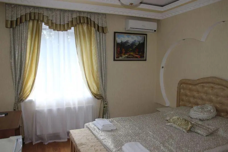 Отель Люкс