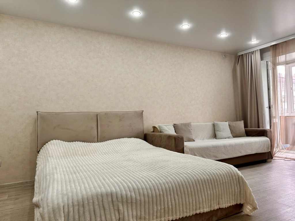 Uyutnaya studiya v samom tsentre goroda Flat