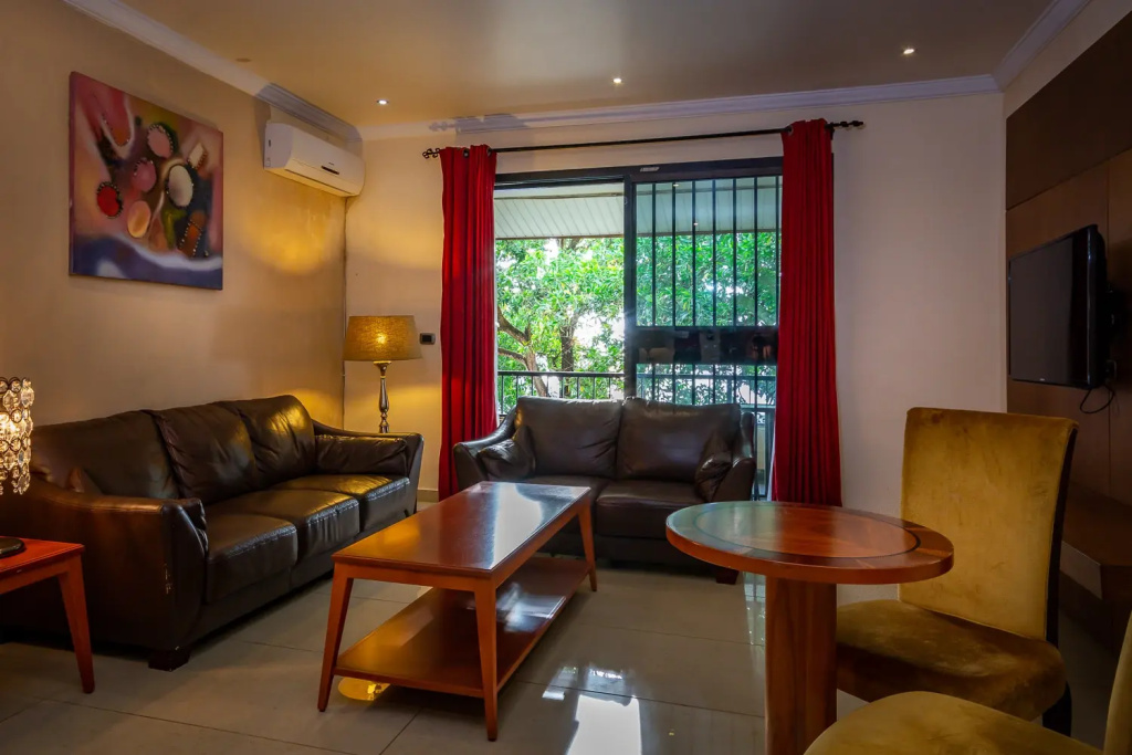 Отель The Country Lodge