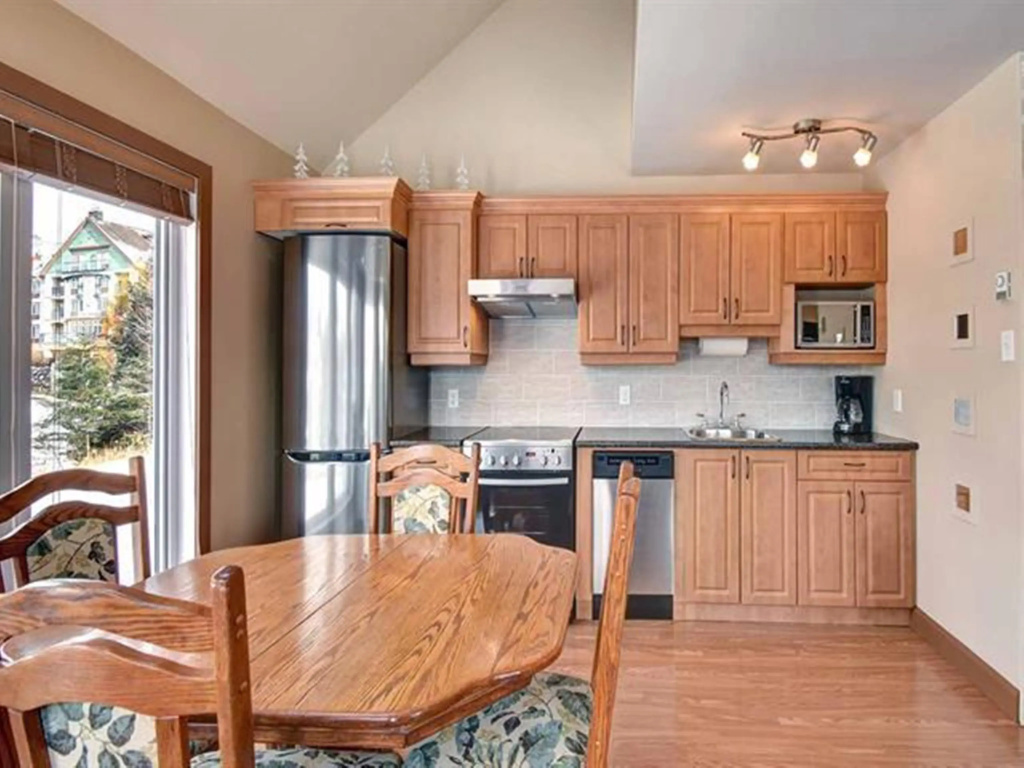 Частный дом Bright Condo near the Lake