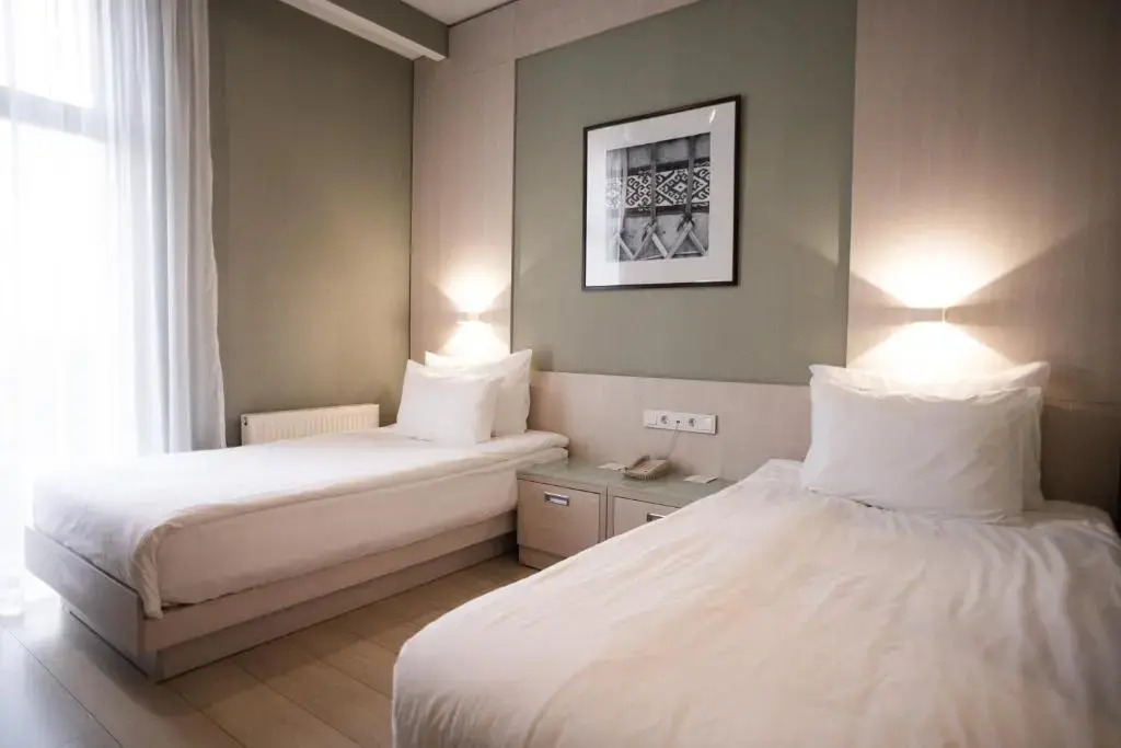 Resident City Hotel