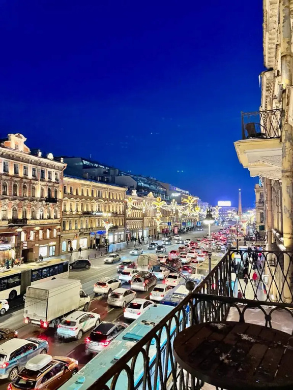 Апартаменты на Невском с балконом