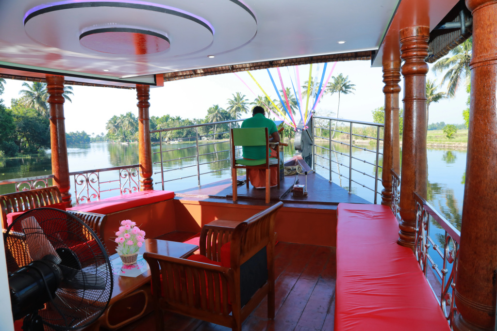 Отель Sreekrishna 3 Bedroom Private Houseboat