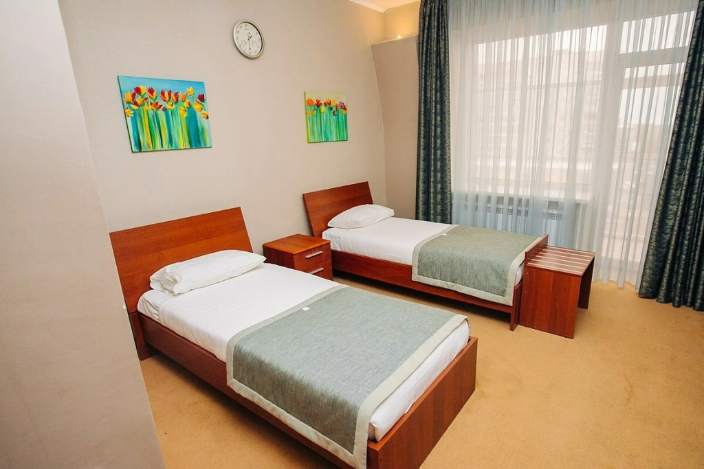 Avrora Hotel