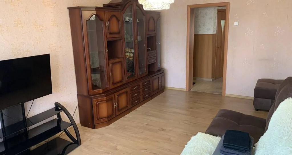 Квартира Трехкомнатная на Степана Разина 6