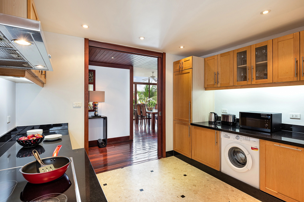 Waterfront in Royal Marina Apartments	