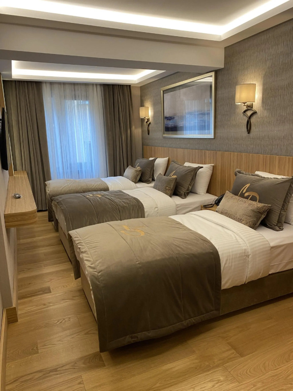Lady Diana Hotel