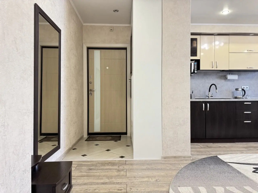 Квартира с Изолированными Комнатами Недалеко от Центра