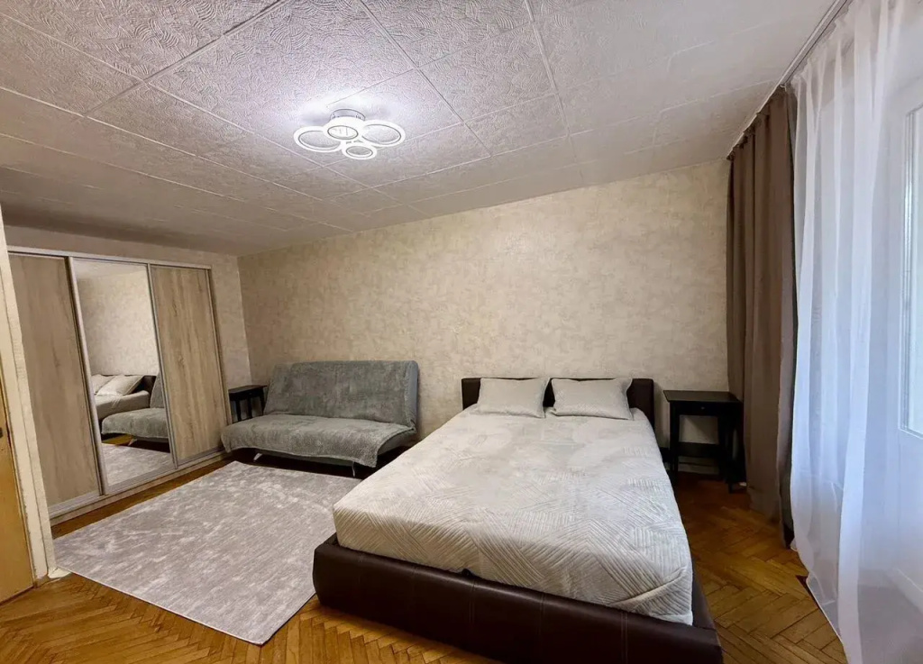 Na Sayanskoy Flat