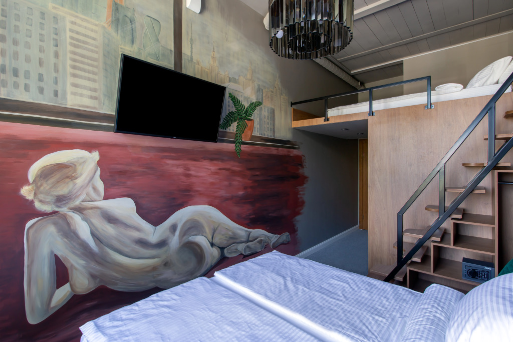 Q-Block Capsule Hotel