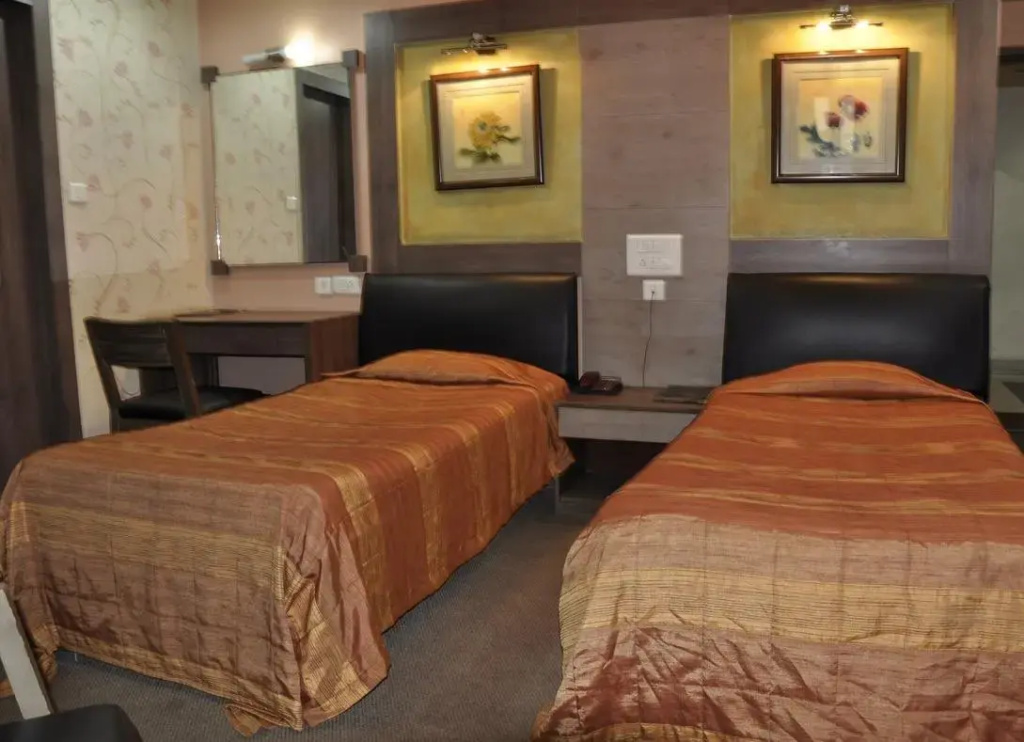 Hotel Monsoon