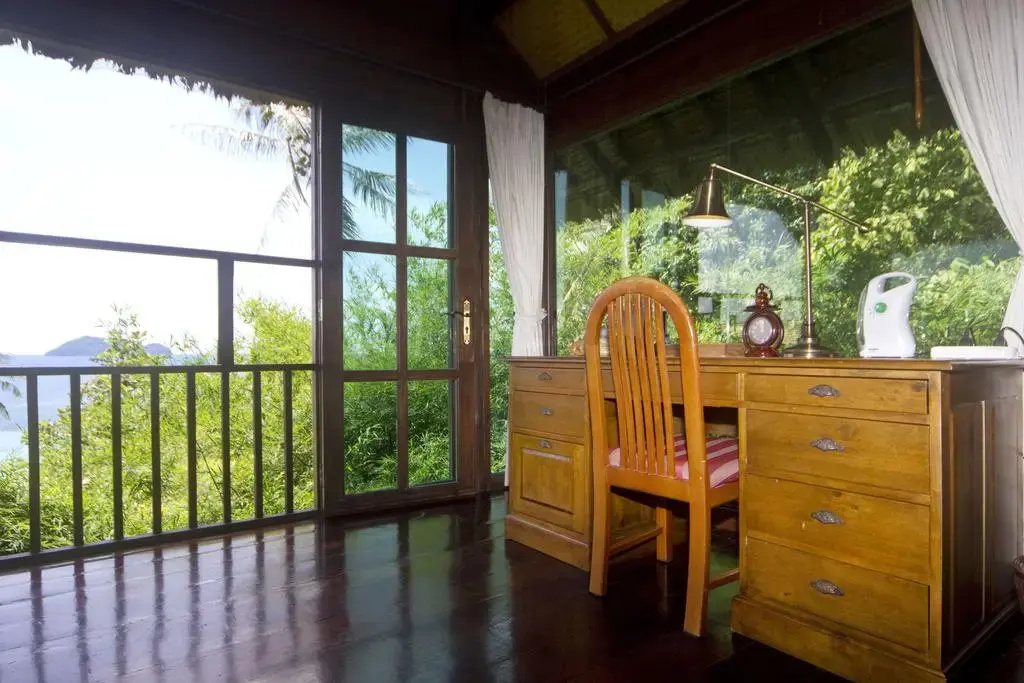 Glass Cottage
